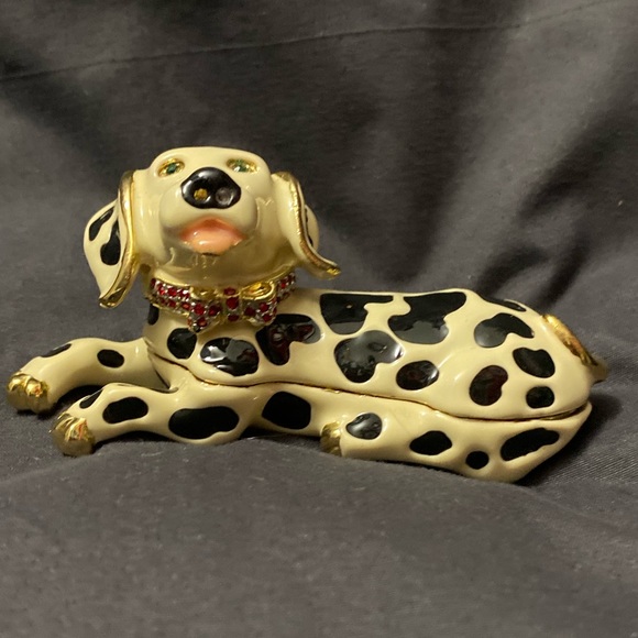 Rucinni Dalmation Dog Enamel Trinket Box Swarovski Crystal Bow 2” x 4” (red) - Picture 3 of 5